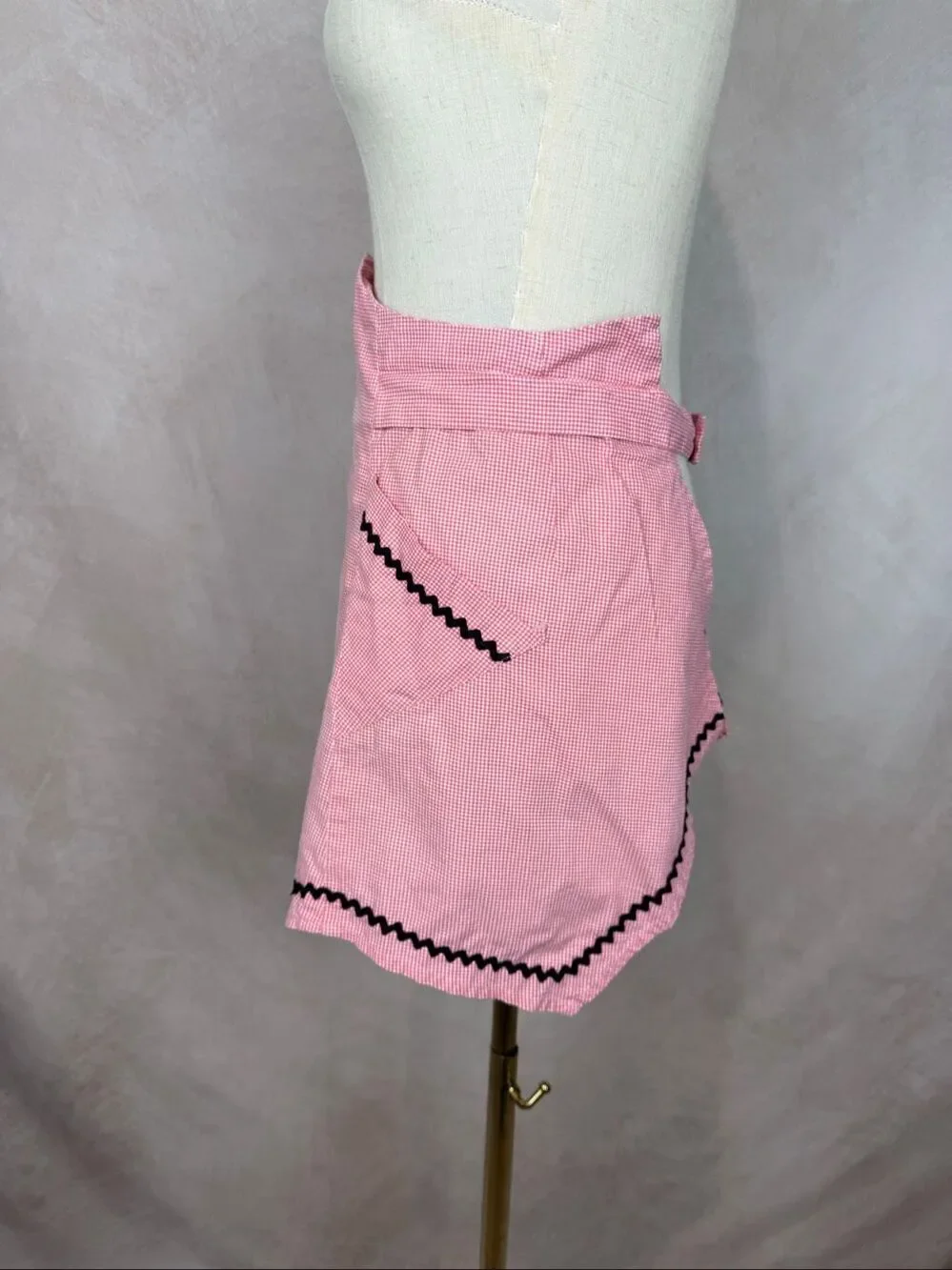 Vintage 1950s Red Gingham Half Apron Kitschy Kitchen